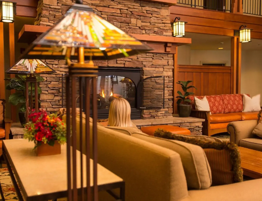 Avila Village Inn