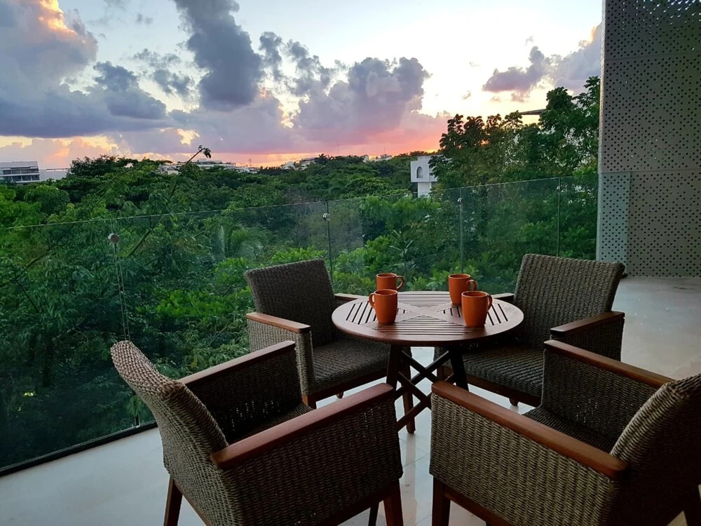 Breathtaking 2BR apartment with partial sea view by Happy Address