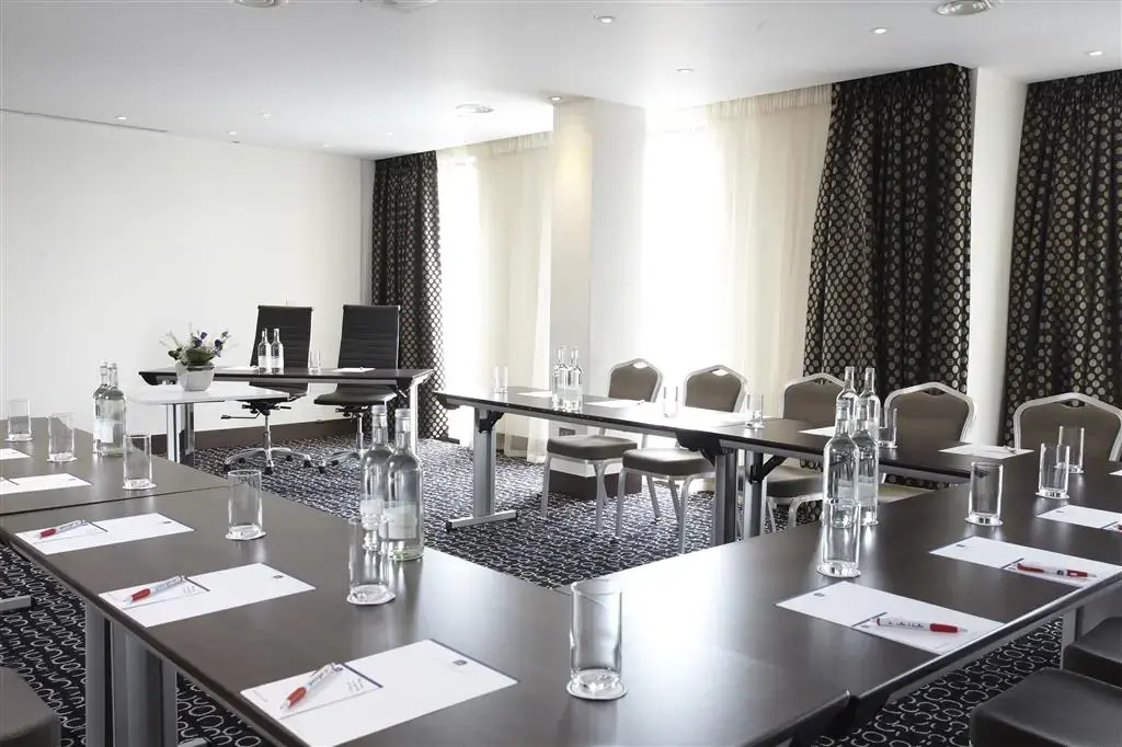 Best Western Plus Park Grand London Heathrow