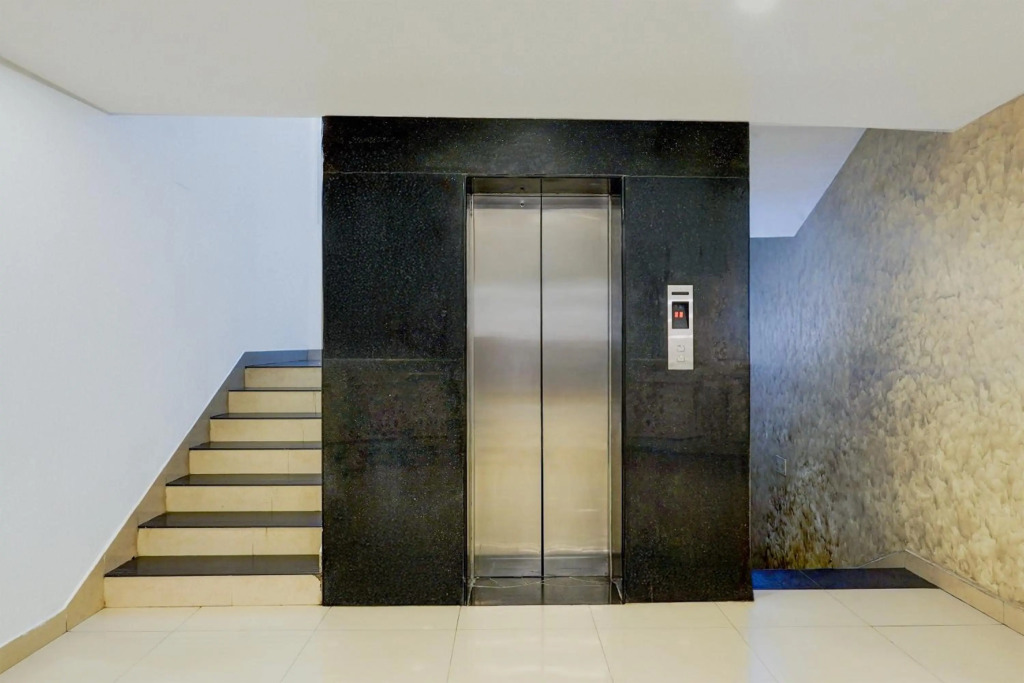 Lotels Hotel