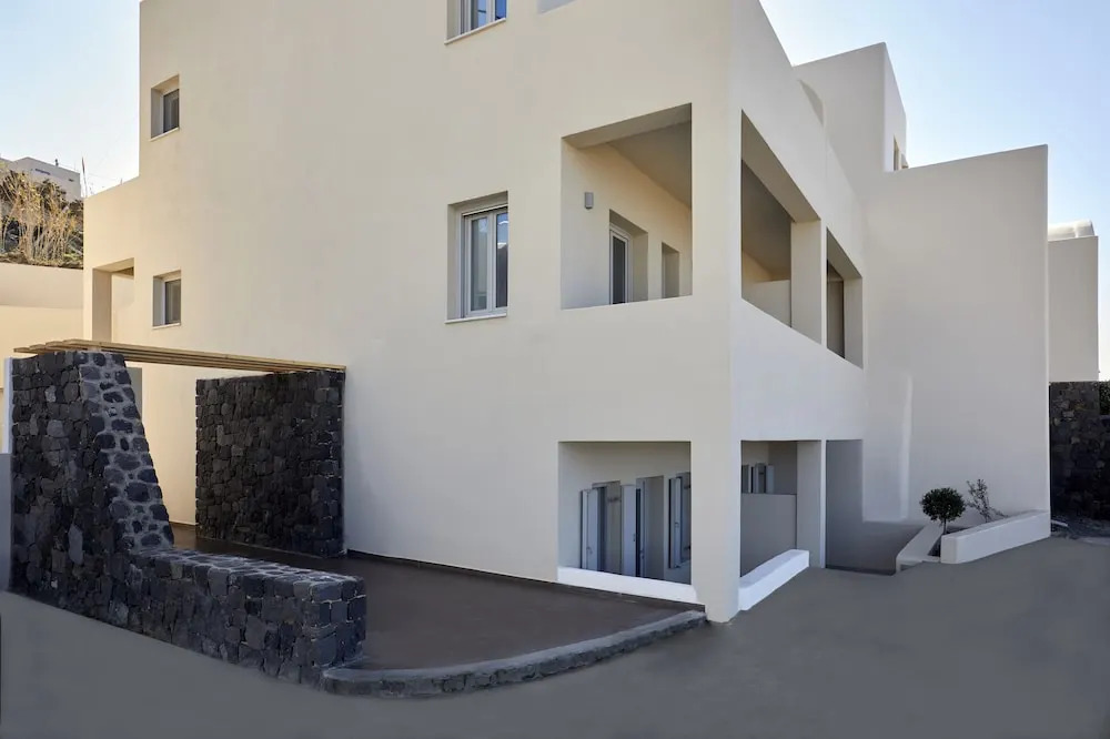 Mayu Suites
