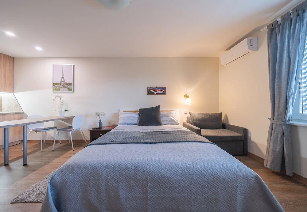 Gyneju Apartments