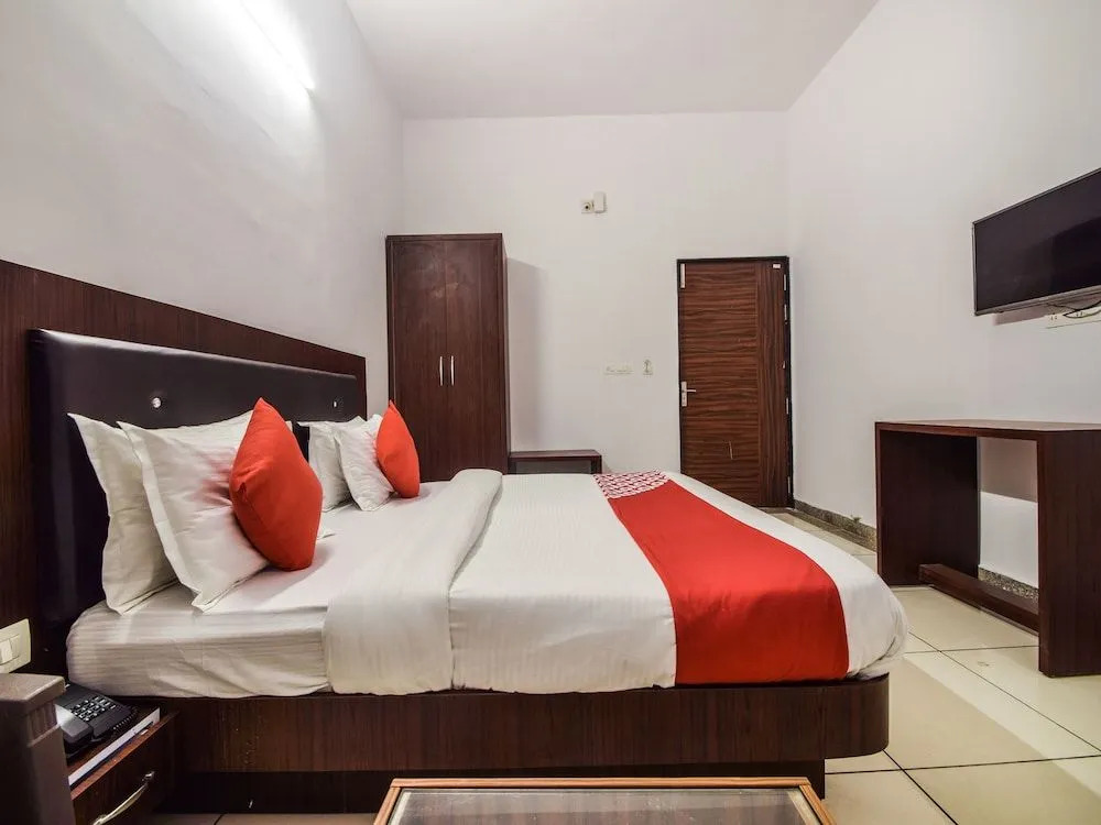 OYO 23381 Hotel Sagar Ratna