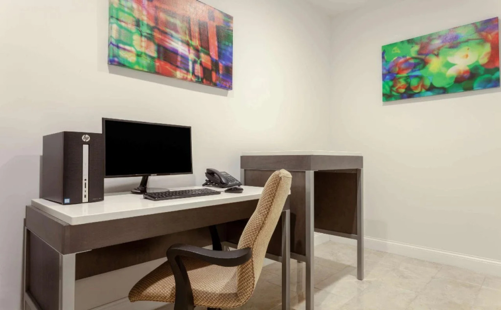 Hawthorn Suites by Wyndham Kissimmee Gateway