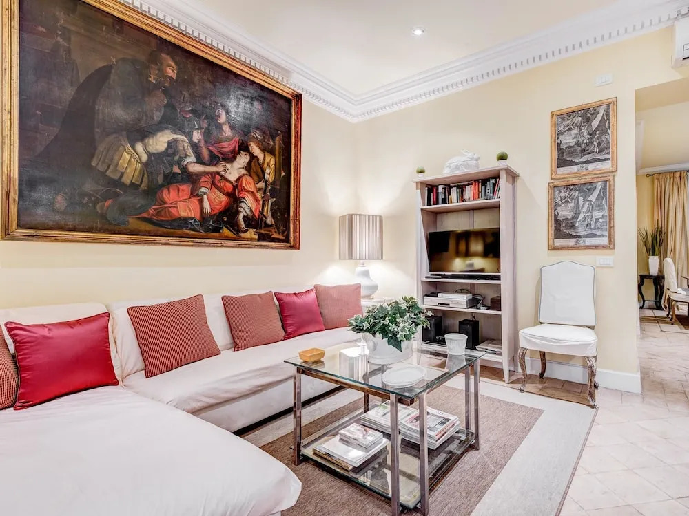 RSH Augustus Luxury Apartment