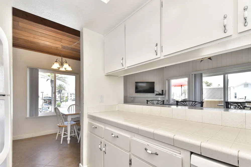 129 27th St B 3 Bedroom Duplex