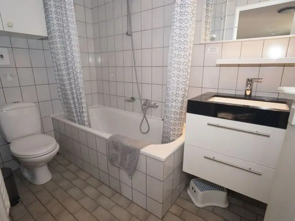 Pleasant Holiday Home in Ouddorp With Garden