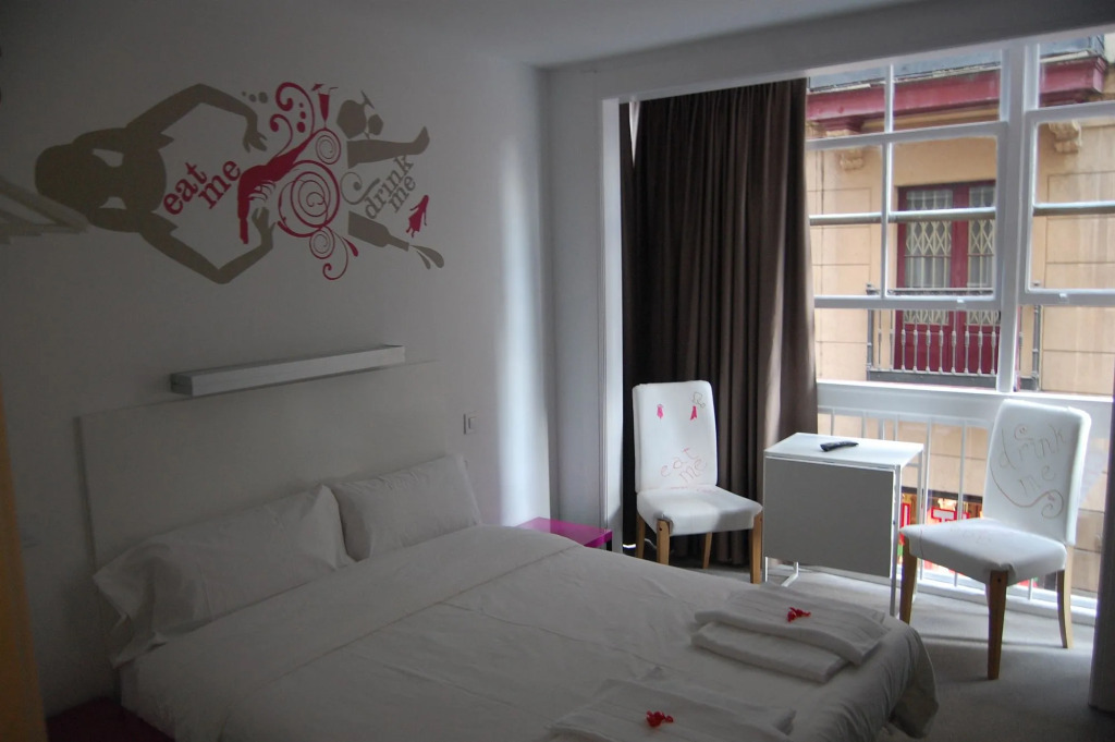 AliciaZzz Bilbao by gaiarooms