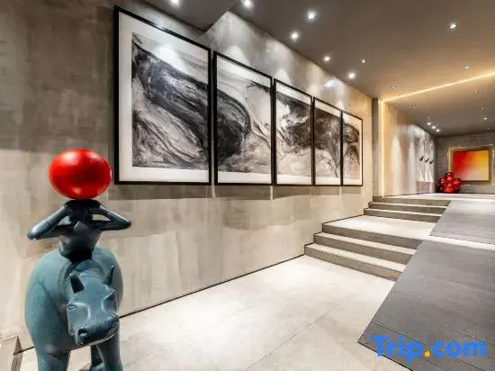 Cat's Hertz Art Residence & Suites - Signature Family Suites - Cat Cafe - Esports & Switch