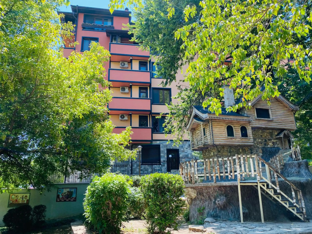 Babylon Park Apartment