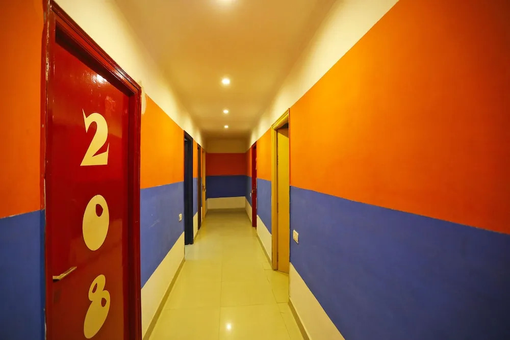 OYO 10875 Optimum i Hotel
