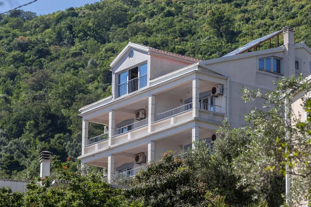 Medin Apartments BluVista