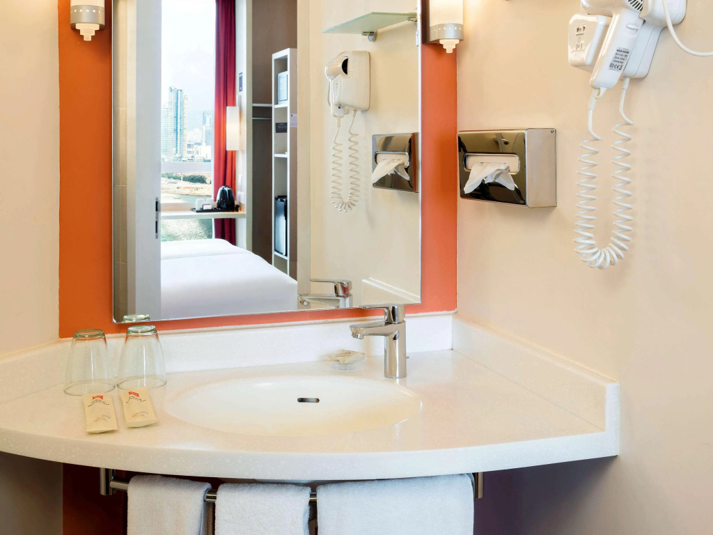 Ibis Hong Kong Central & Sheung Wan