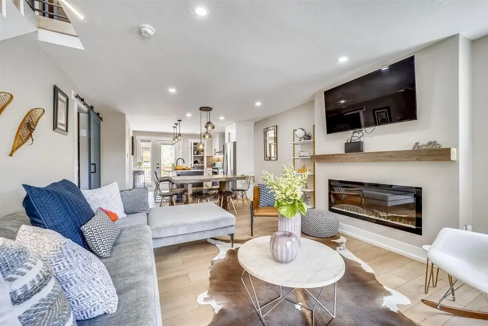 Tenmile Viewhouse 2 Bedroom Townhouse by Redawning