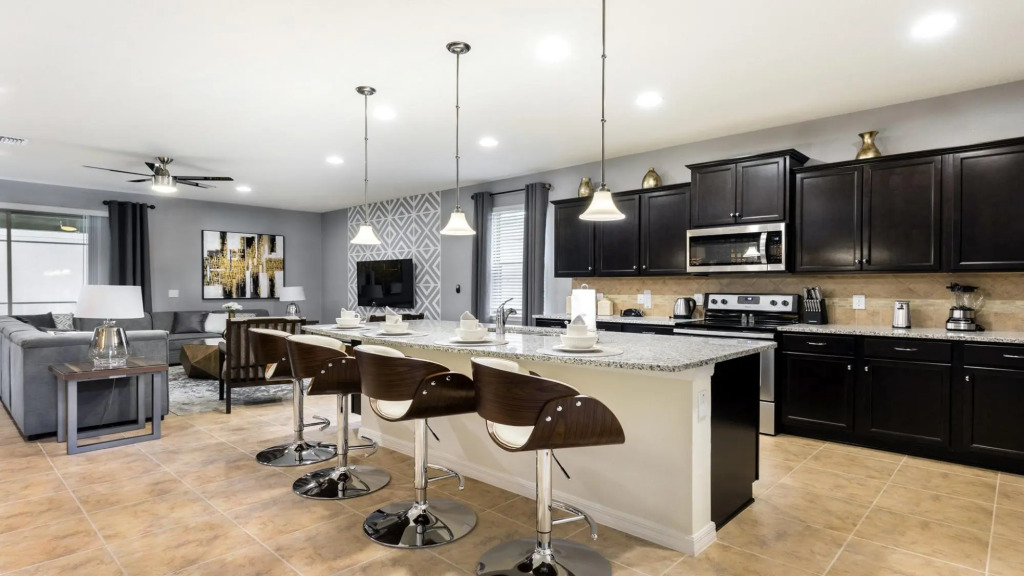 Modern 8BR Home With Pool SPA Game Room Theme Room