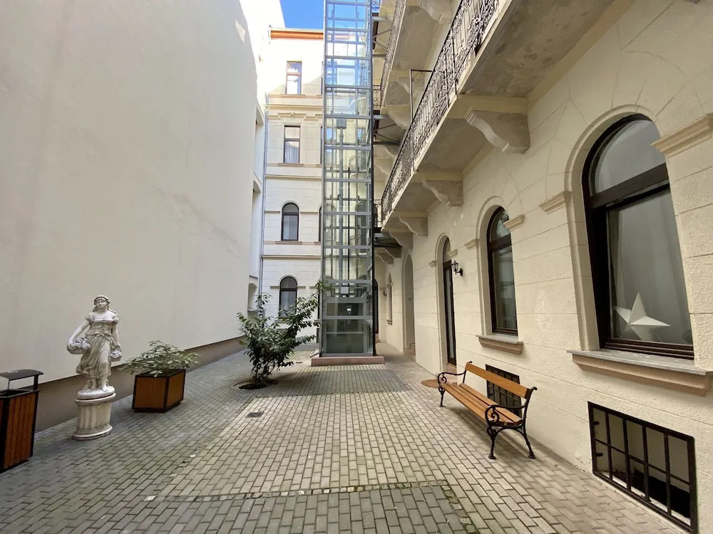 GRACIA APARTMENT HOUSE