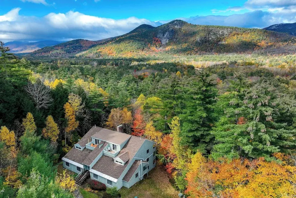 Inviting Bartlett Condo: 1 Mi to Attitash Mountain