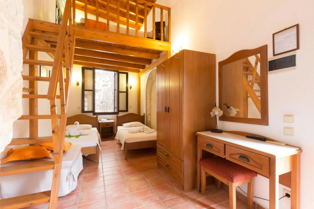 Camelot Traditional & Classic Hotel