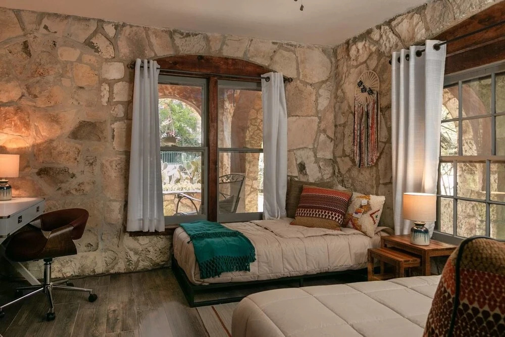 Casa Dealamo Beautiful 2 bd 1 ba Sleeps 6!