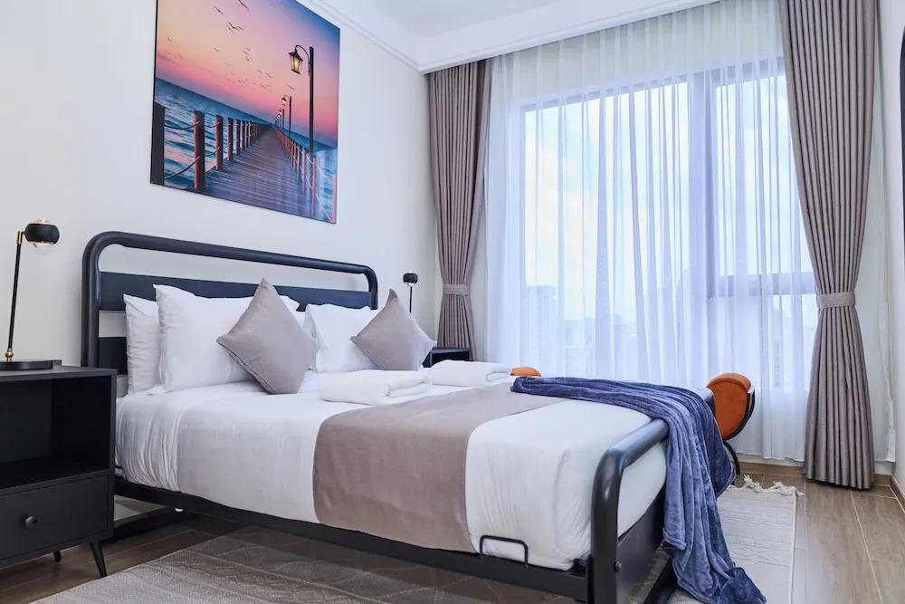 Ivory By Edmor Suites
