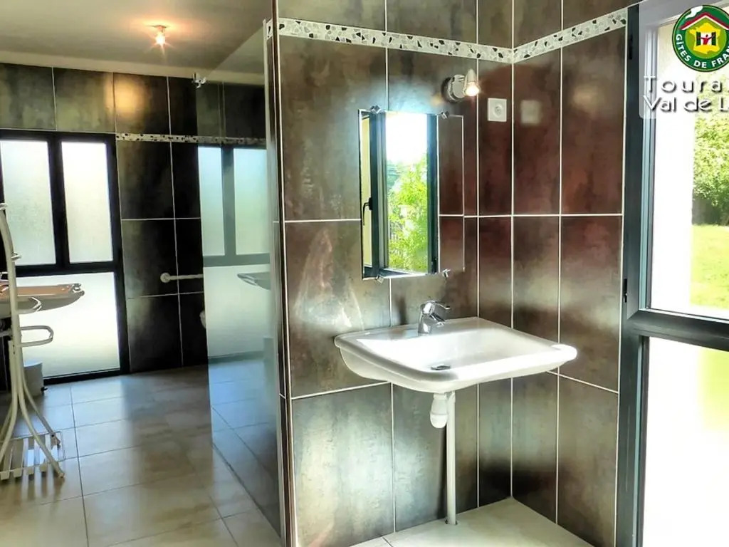Gîte avec piscine chauffée, spa, jardin clos - FR-1-381-286