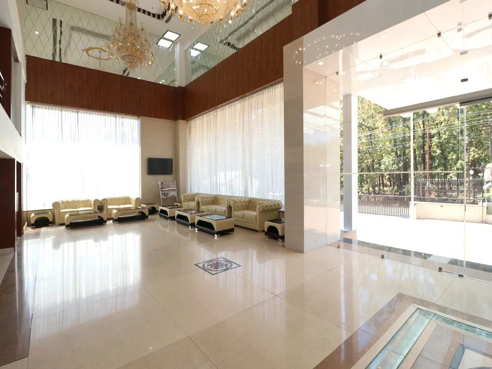 OYO 12823 Hotel Pearl Avenue