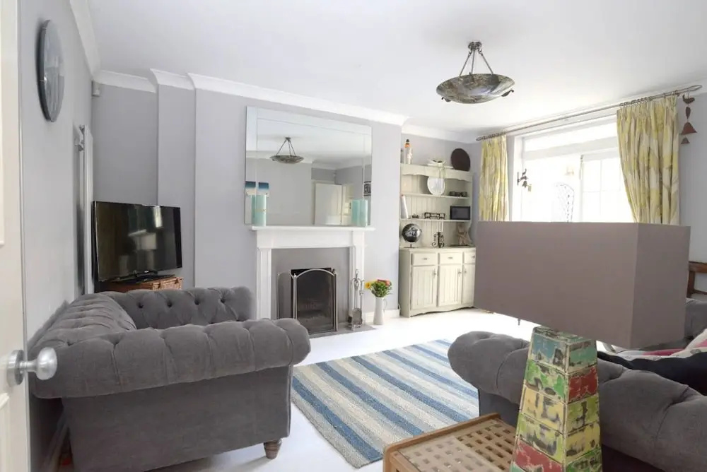 2 Bedroom Apartment Next to the Sea