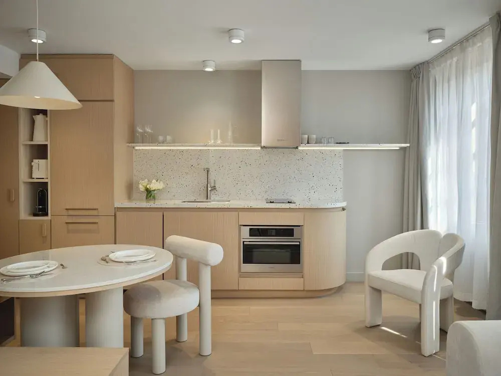 Corner Apartments