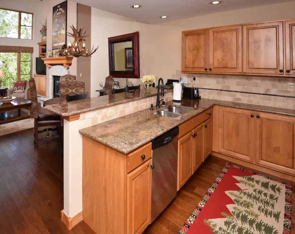 Aspenwood Lodge #304 2 Bedroom Condo by RedAwning