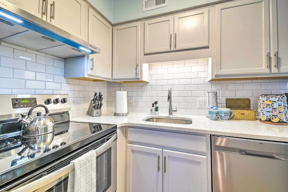 Coastal N Myrtle Beach Condo ~ 2 Mi to Ocean