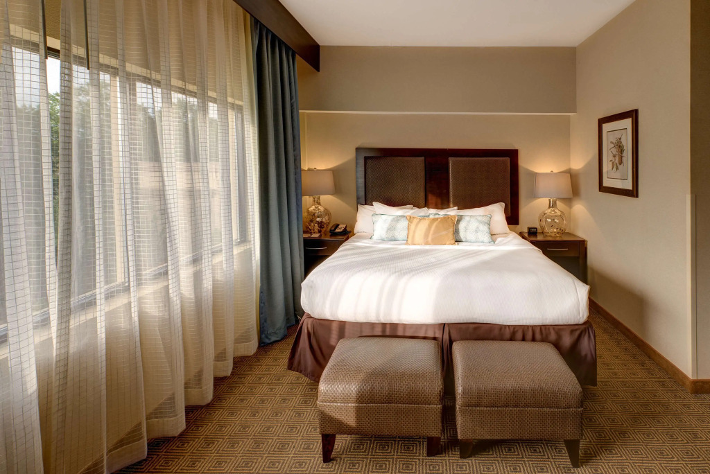 DoubleTree by Hilton Tinton Falls-Eatontown