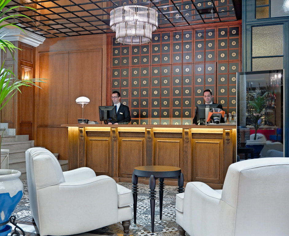 Boutique Hotel H10 Villa de la Reina