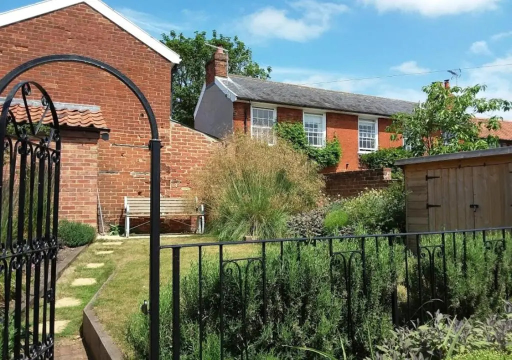 2 Bed in Woodbridge oc-csn2