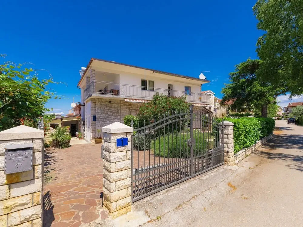Nika Umag in Umag With 1 Bedrooms and 1 5 Bathrooms