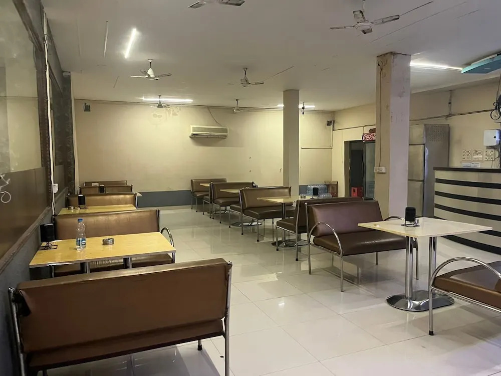 Hotel Ace Inn