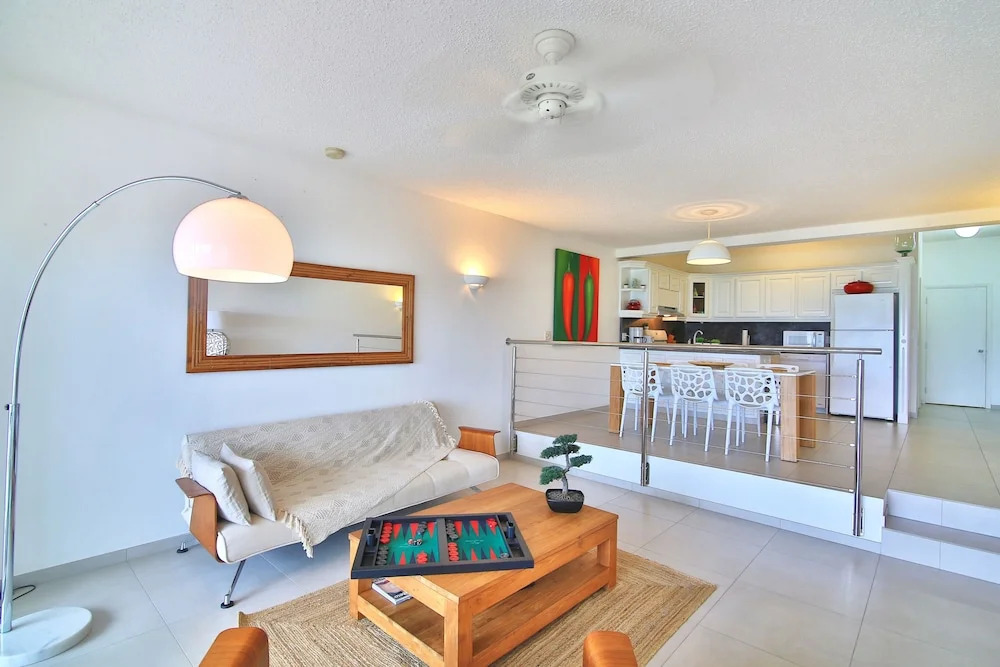 Cupecoy Beach Club