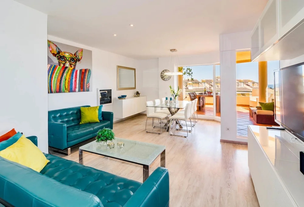 SAA2 Stunning 3 bedroom apt in Puerto Banus Roomservice