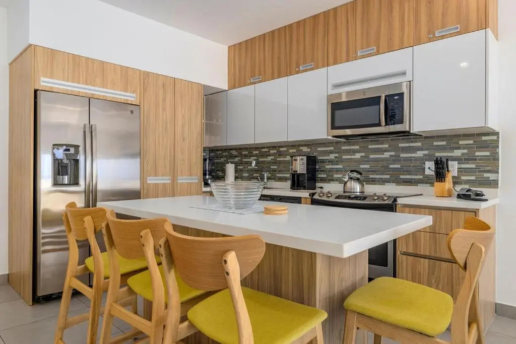 HH-2BStd614 - All shades of Blue OCEANFRONT luxury condo,