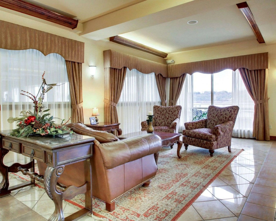 Clarion Suites Vidalia Riverfront