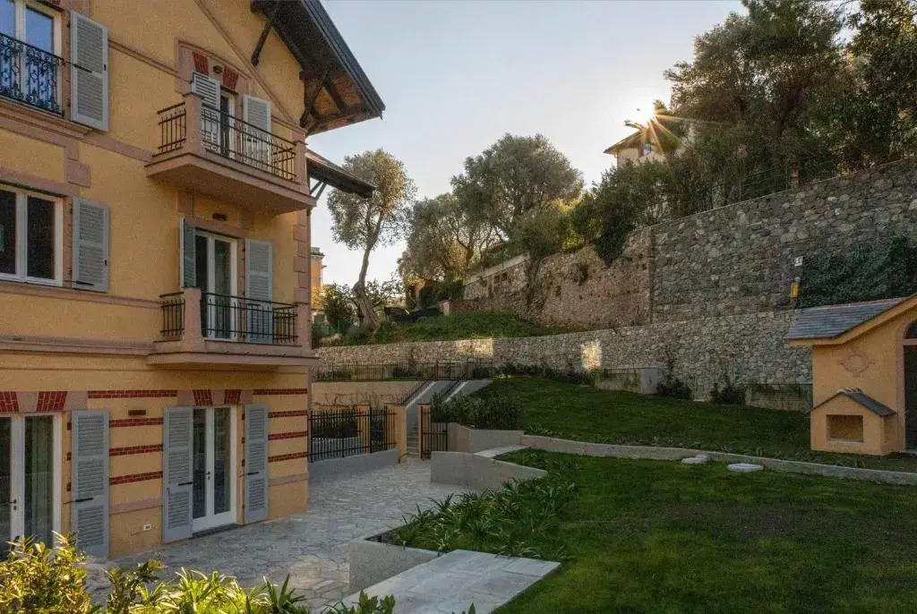 Residence Via Di Francia