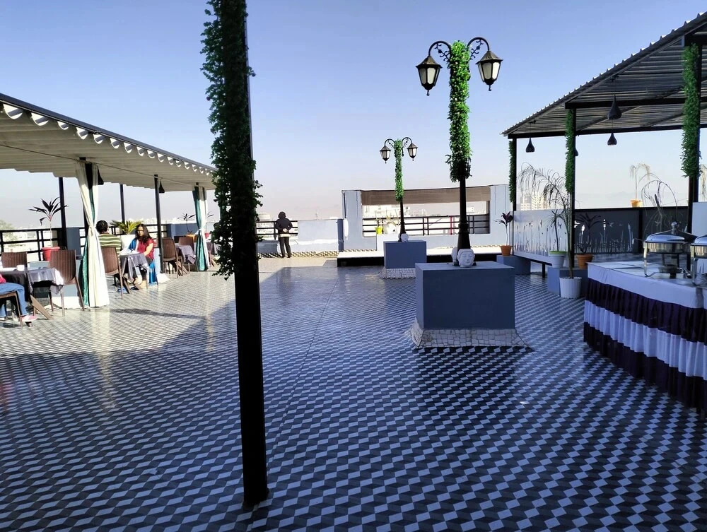 Treebo Trend Lavishka Palace Sector 6
