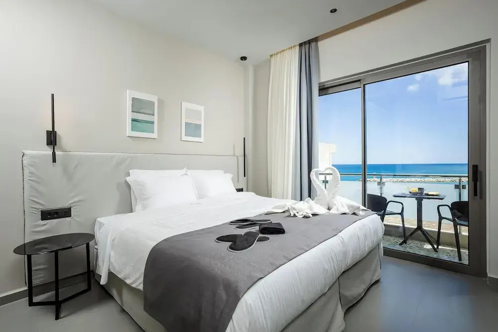 Luxury Sea View Apartment in Kolimvari