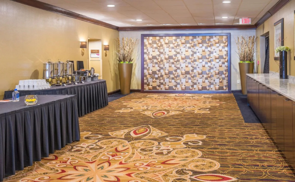 DoubleTree by Hilton McLean Tysons