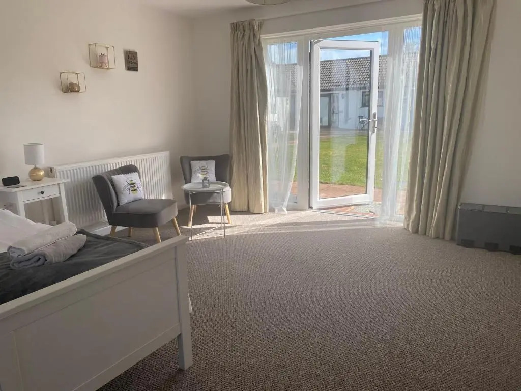 Number 5 - Lytton Tree Lodge, Reydon, Southwold