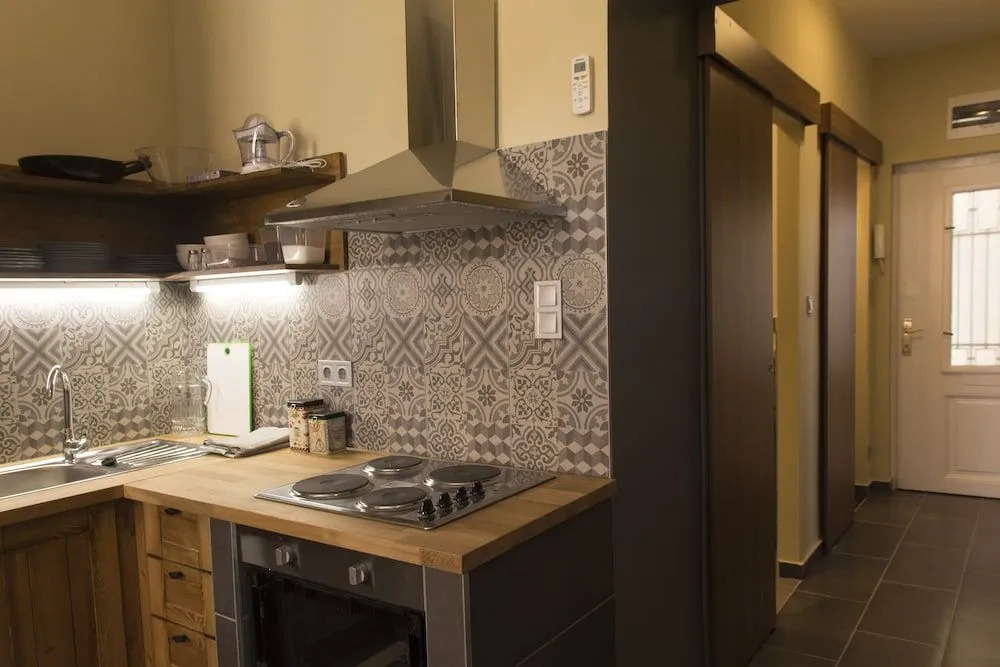 New - Walnuttree Double 12 Person Apartment Central in Budapest - Hungary