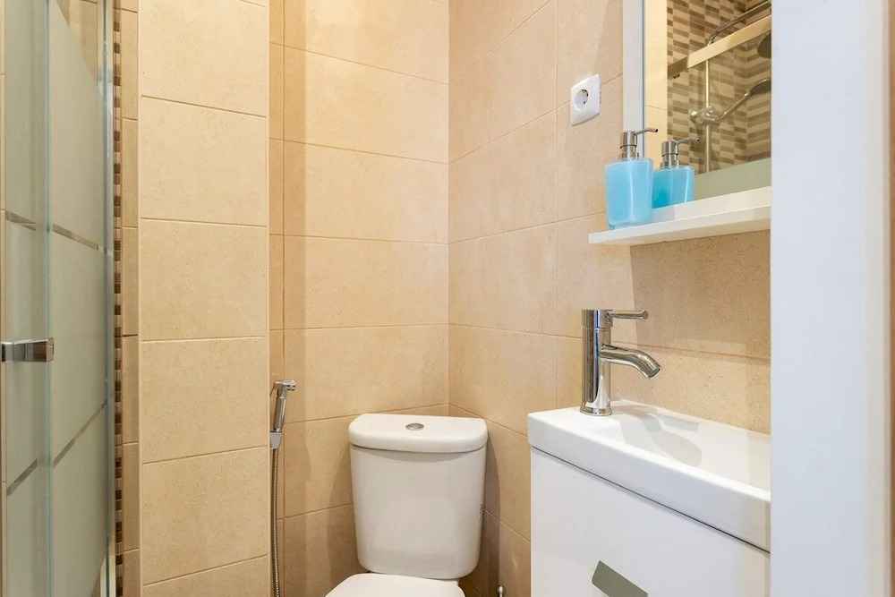 Bright 1 Bedroom Apartment in the Heart of Sunny Lisbon