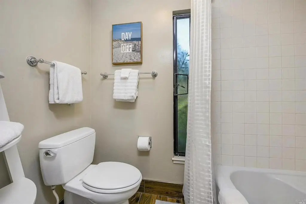 40% OFF Spectacular 1BD Suite inside Silverado