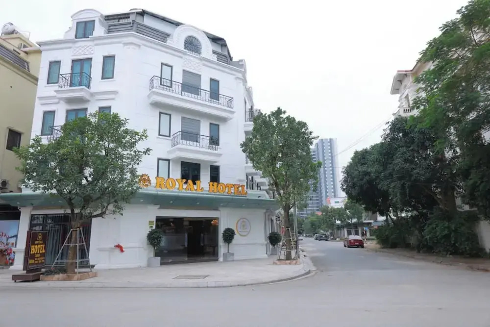 Royal Hotel Trâu Quỳ