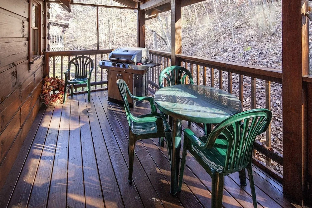 ER38B - Grandmas Hideaway - Great Location! Close to town cabin