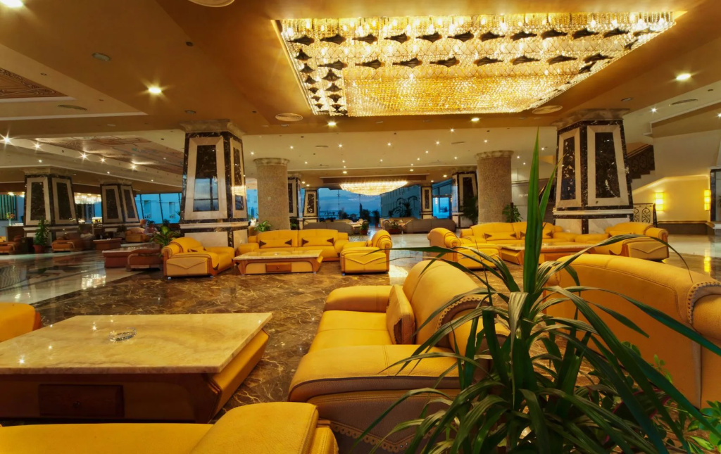 AMC Royal Hotel & Spa